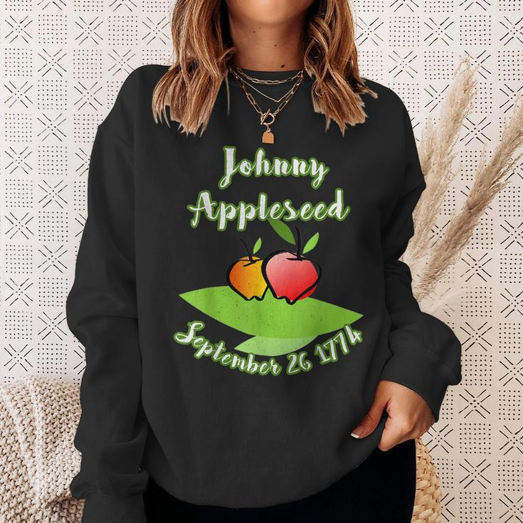 Distressed Johnny Appleseed John Chapman Celebrate Apples Sweatshirt Gifts for Her