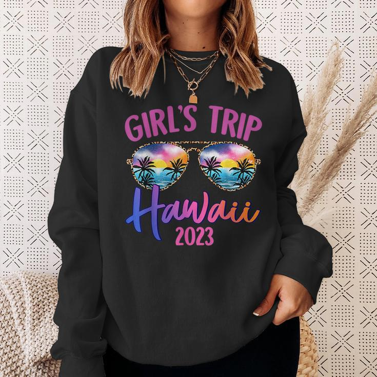 Hawaii Hawaiian 2023 Girls Trip Sunglasses Summer Girlfriend Sweatshirt Gifts for Her