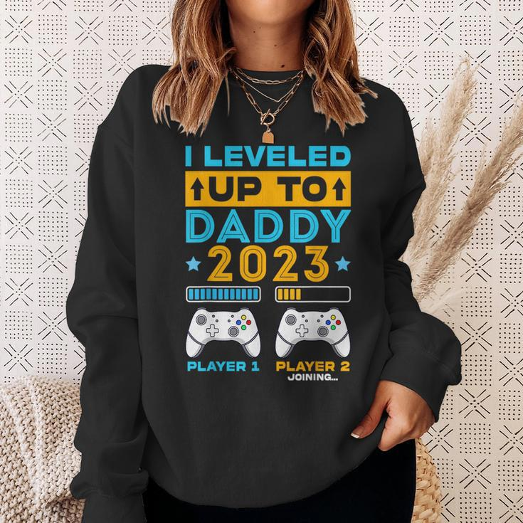I Leveled Up To Daddy 2023 Soon To Be Dad Fathers Day Dad Sweatshirt Gifts for Her