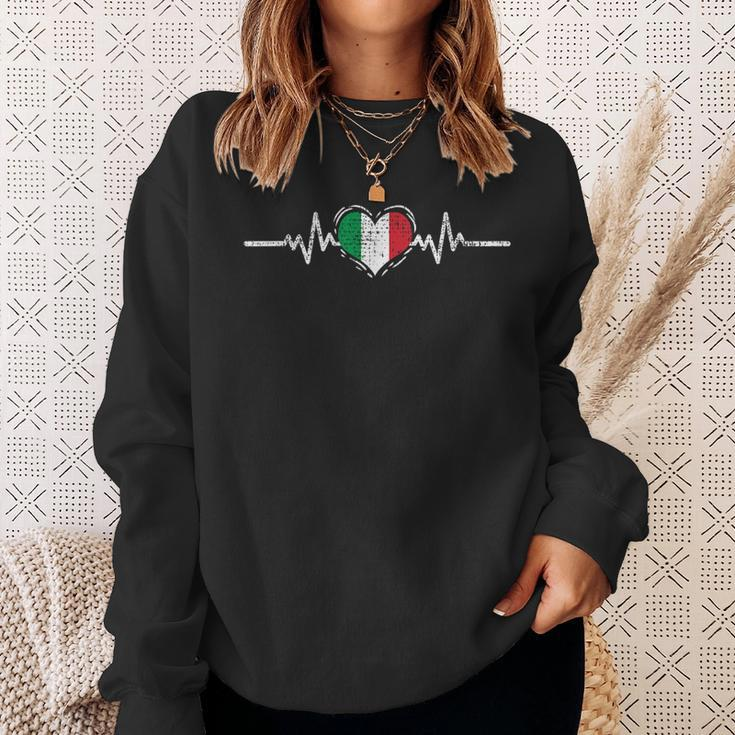 Italy Flag Heartbeat Italian Roots Vintage Sweatshirt Gifts for Her