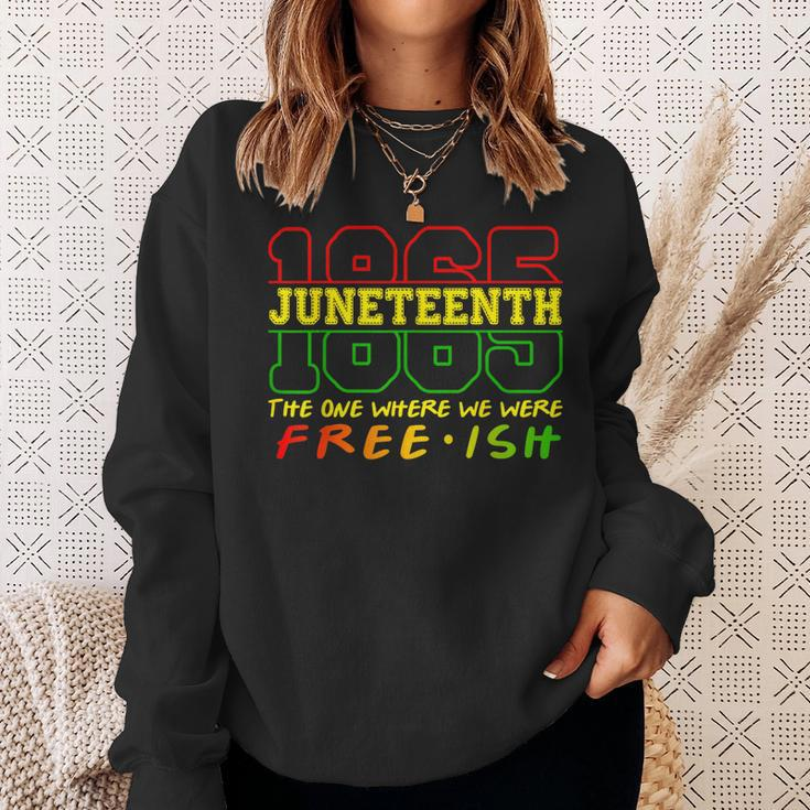 Junenth 1865 Black Pride Celebrating Black Freedom Gifts Sweatshirt Gifts for Her