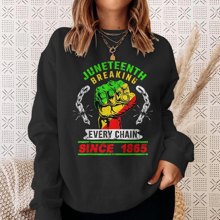 Junenth Breaking Chains Since 1865 Black American Freedom Sweatshirt Gifts for Her