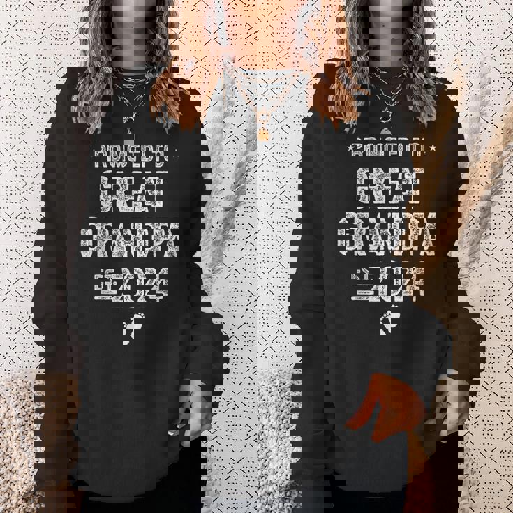 Promoted To Great Grandpa 2024 Soon To Be Great Grandpa Sweatshirt Gifts for Her