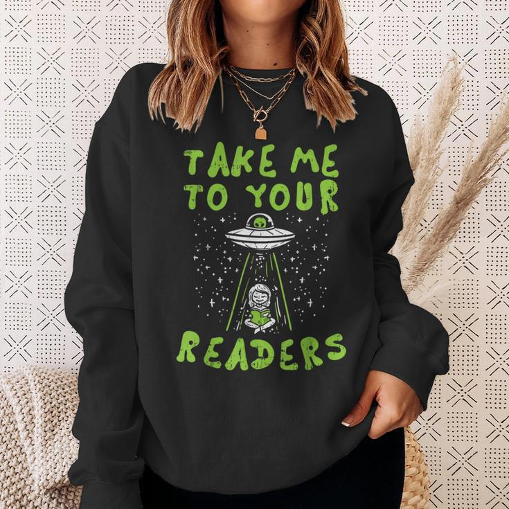 Take Me To Your Readers Alien Reading Librarian Sweatshirt Gifts for Her