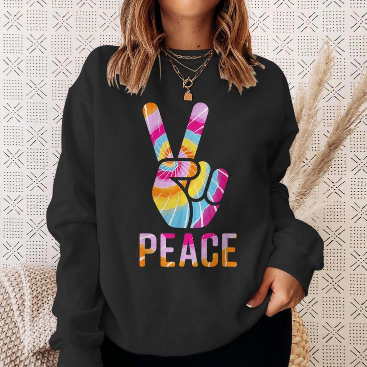 Retro 60’S 70’S Tie Dye Peace V Hand Sign Hippie Graphic Sweatshirt Gifts for Her