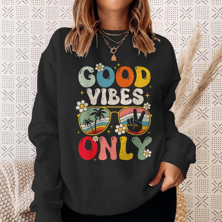 Retro Good Vibes Only Summer Family Vacation Hawaii Beach Sweatshirt Gifts for Her