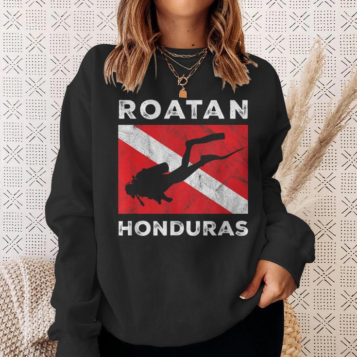 Retro Roatan Honduras Scuba Dive Vintage Dive Flag Diving Sweatshirt Gifts for Her