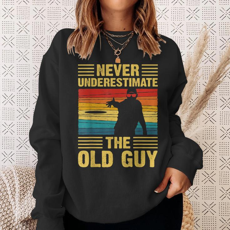 Never Underestimate The Old Guy Disc Golf Vintage Sweatshirt Gifts for Her