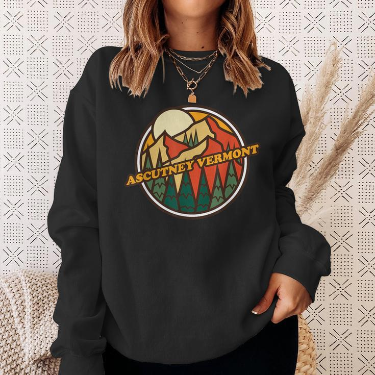 Vintage Ascutney Vermont Mountain Hiking Souvenir Print Sweatshirt Gifts for Her