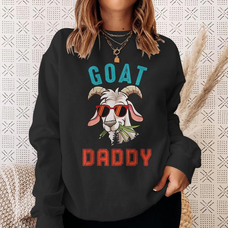 Vintage Goat Funny Daddy Cute Goat Sunglasses Farmer Family Sweatshirt Gifts for Her