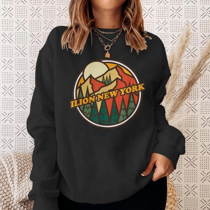 Vintage Ilion New York Mountain Hiking Souvenir Print Sweatshirt Gifts for Her