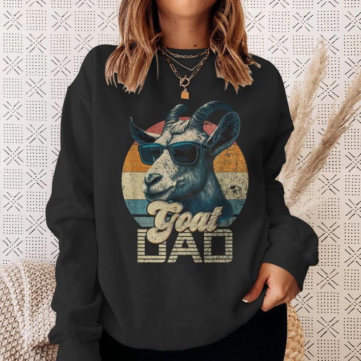 Vintage Retro Goat Dad Best Goat Daddy Funny Fathers Day Sweatshirt Gifts for Her