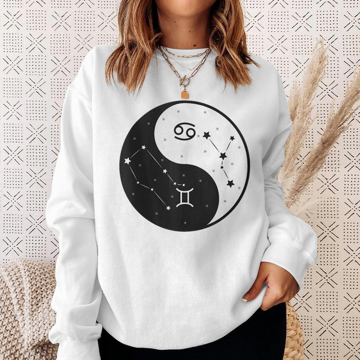 Gemini Astrology Birthday Cancer Sign 21 Jun 22 Jul Sweatshirt Gifts for Her