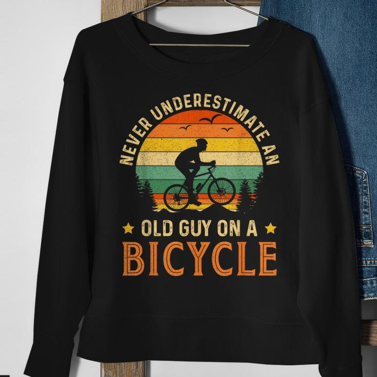 Bike Vintage Never Underestimate An Old Guy On A Bicycle Sweatshirt Gifts for Old Women