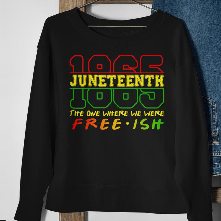 Junenth 1865 Black Pride Celebrating Black Freedom Gifts Sweatshirt Gifts for Old Women