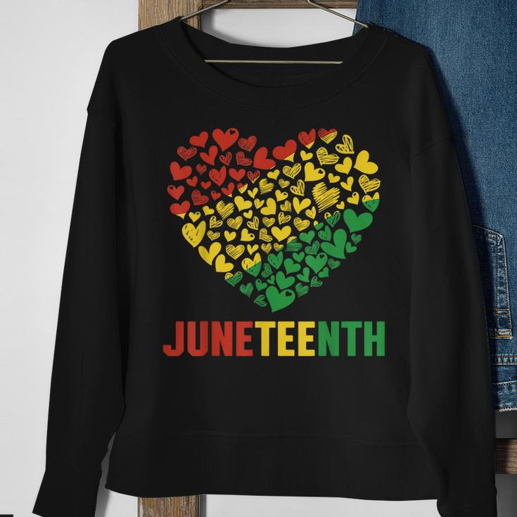 Junenth 1865 Heart Fist Celebrating Black Freedom African Sweatshirt Gifts for Old Women