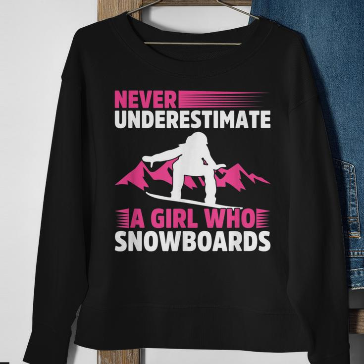 Never Underestimate A Girl Snowboard Snowboarder Wintersport Sweatshirt Gifts for Old Women