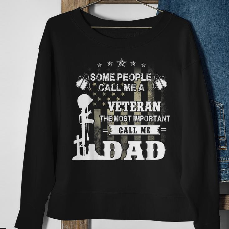 Never Underestimate The Power Of Veteran Dad Gift For Mens Sweatshirt Gifts for Old Women