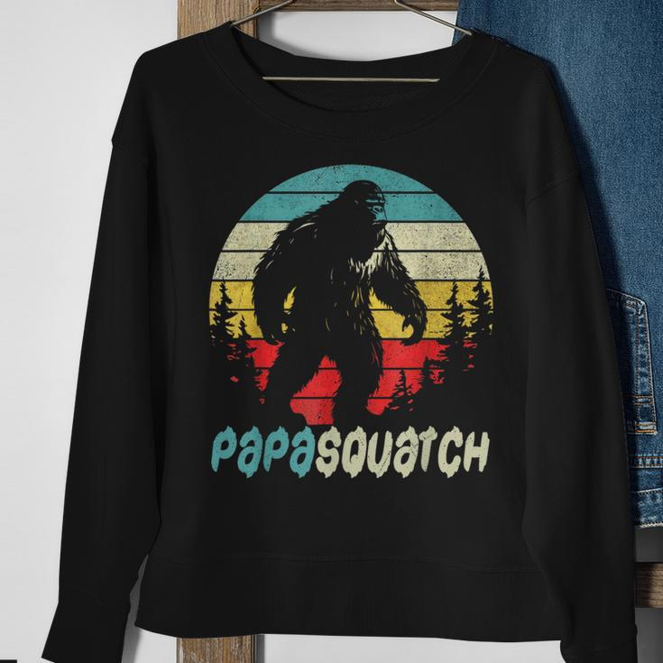 Papasquatch Fathers Day Bigfoot Sasquatch Papa Gifts Sweatshirt Gifts for Old Women