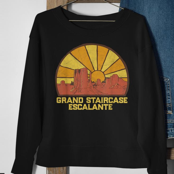 Retro Grand Staircase Escalante Sun Vintage Graphic Sweatshirt Gifts for Old Women