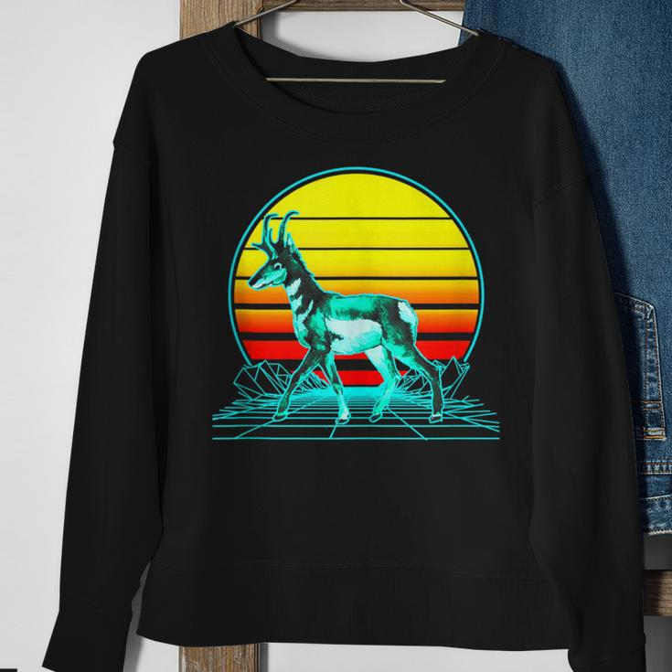 Retro Pronghorn Vaporwave Sweatshirt Gifts for Old Women