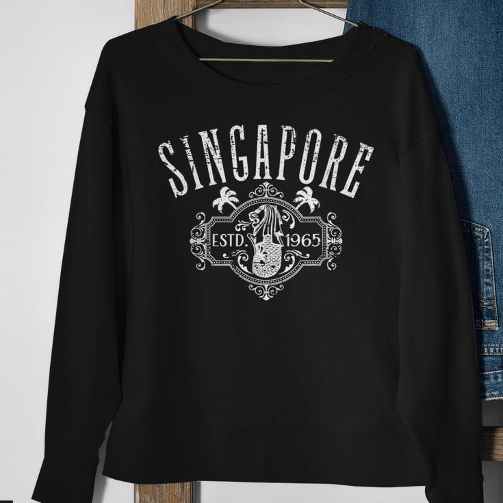 Singapore Merlion Vintage Distressed Style Souvenir Sweatshirt Gifts for Old Women