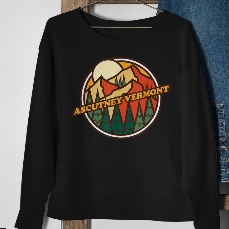 Vintage Ascutney Vermont Mountain Hiking Souvenir Print Sweatshirt Gifts for Old Women