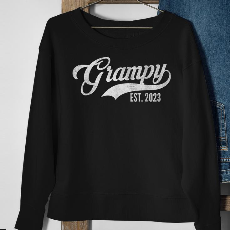 Vintage Grampy Est 2023 First Time Grandpa Fathers Day Gift Gift For Mens Sweatshirt Gifts for Old Women