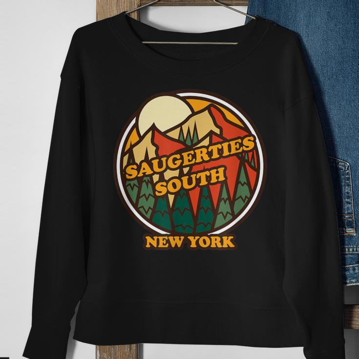Vintage Saugerties South New York Mountain Souvenir Print Sweatshirt Gifts for Old Women