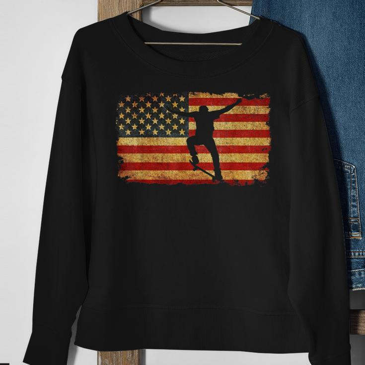 Vintage Us Flag SkateboardingRetro Skateboard Sweatshirt Gifts for Old Women