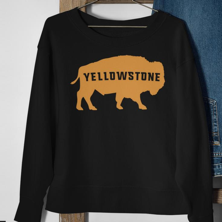 Vintage Yellowstone National Park Retro Bison Souvenir Sweatshirt Gifts for Old Women