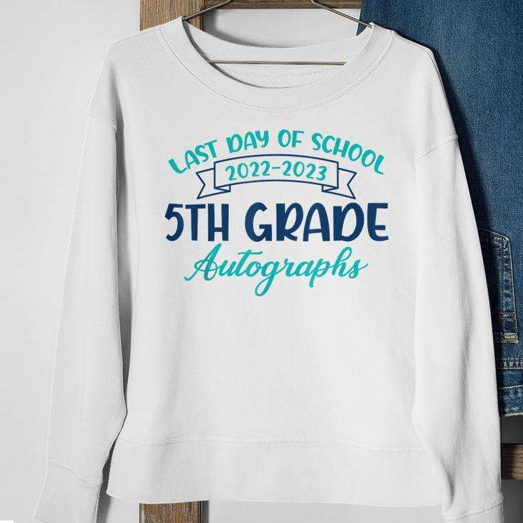 2023 Last Day Of School Autograph 5Th Grade Graduation Party Sweatshirt Gifts for Old Women