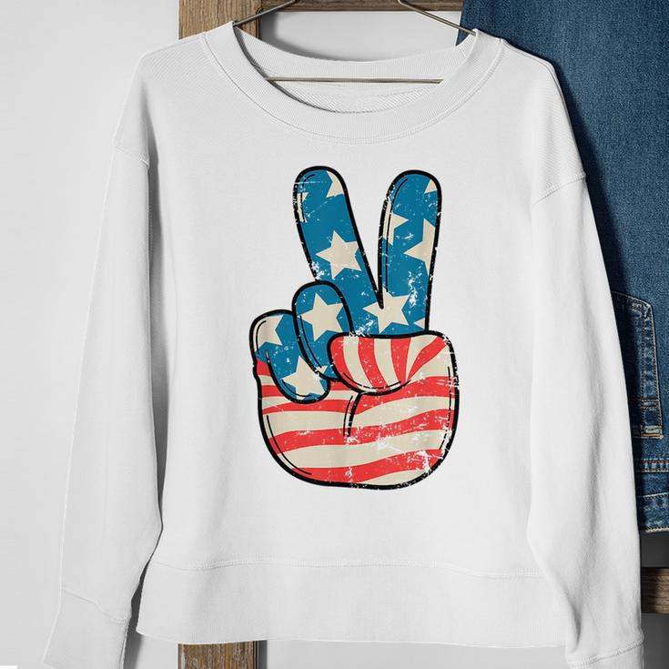 American Flag Peace Sign Hand 4Th Of July Patriotic Men Boys Patriotic Funny Gifts Sweatshirt Gifts for Old Women