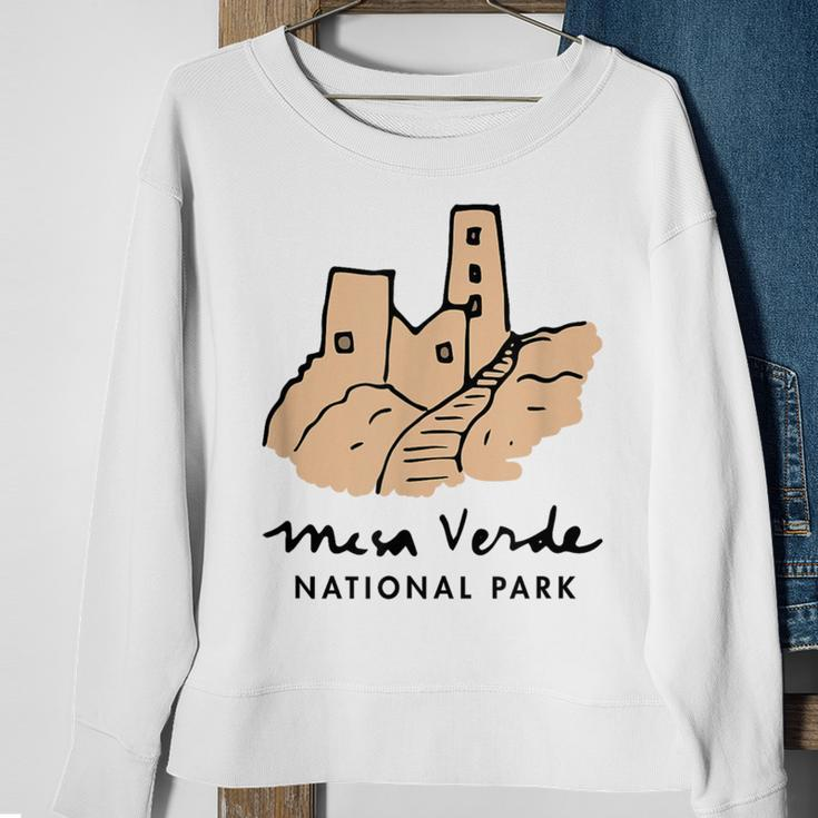 Family Vacation Retro Mesa Verde National Park Sweatshirt Gifts for Old Women