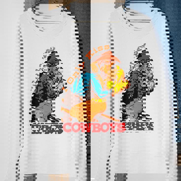 I Only Kiss Cowboys Vintage Western Cowgirl Sweatshirt Gifts for Old Women