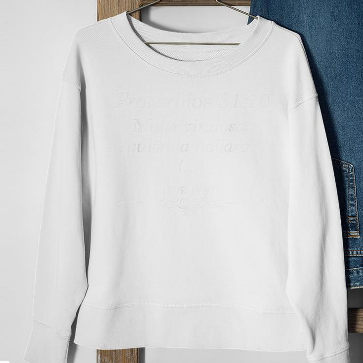 Mujer Virtuosa Quien La Hallara Camisetas En Espanol Sweatshirt Gifts for Old Women