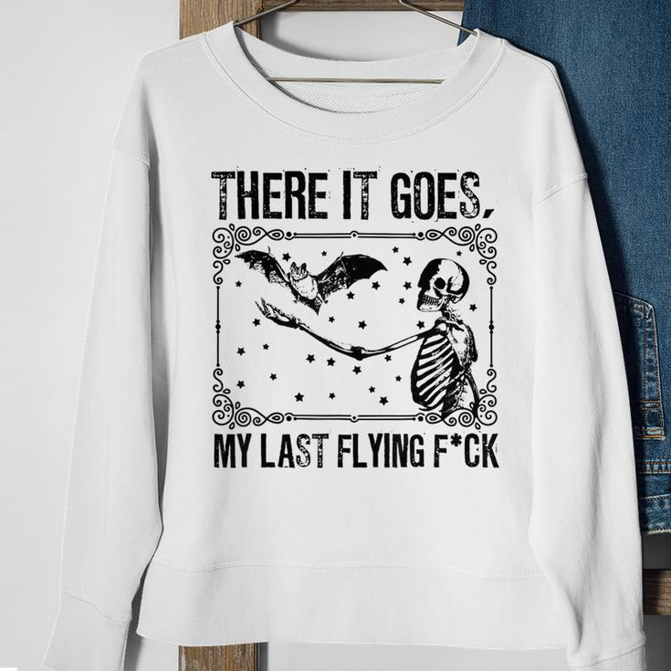 And There It Goes My Last Flying Fuck Saying Sweatshirt Gifts for Old Women