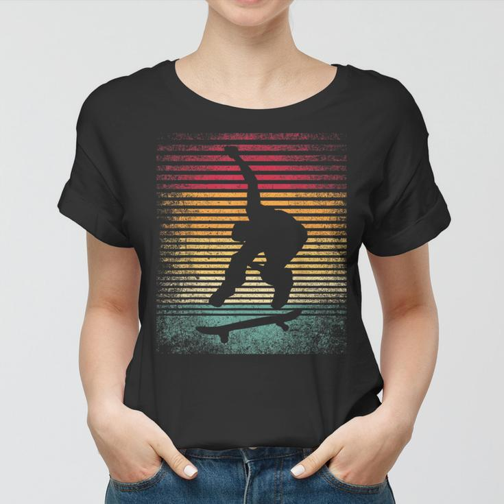 Vintage Retro Style Skateboarding Skate Skater Classic Gift Women T-shirt