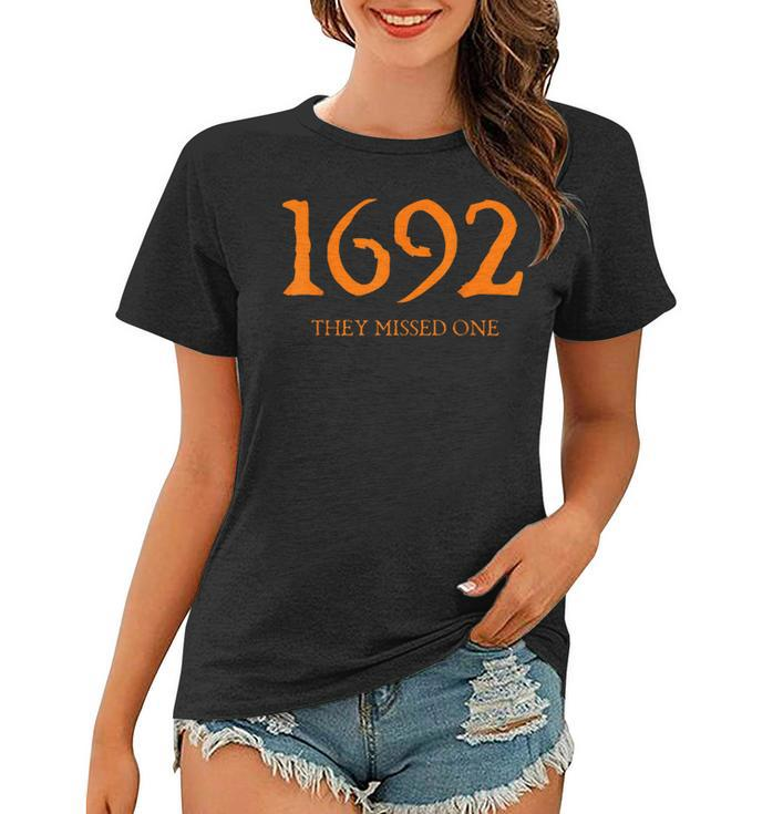 Vintage 1692 They Missed One Witch Salem 1692 Halloween Women T-shirt