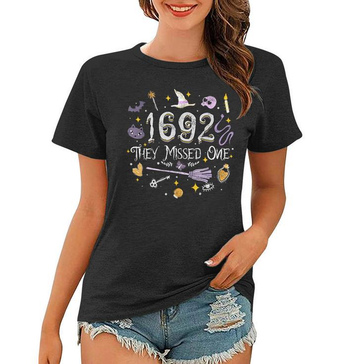 Vintage Witch Halloween Costume Salem 1692 They Missed One Women T-shirt