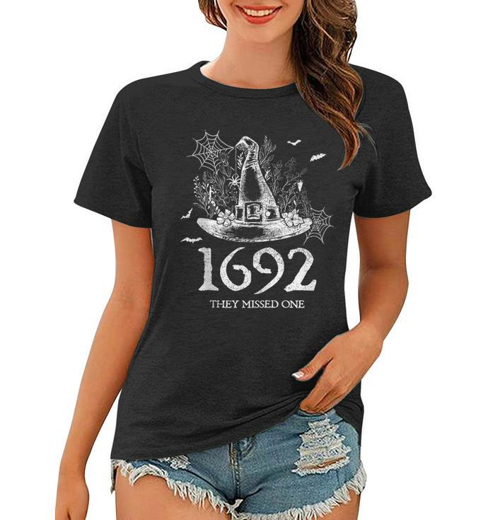 Vintage Witch Halloween Salem 1692 They Missed One Women T-shirt