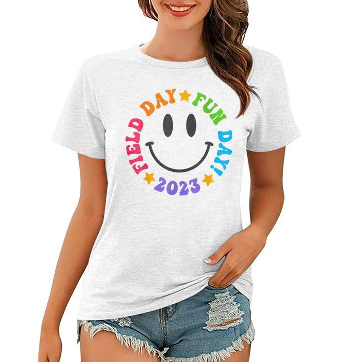Field Day Fun Day 2023 Groovy Smile Face Funny Teacher Kids  Women T-shirt