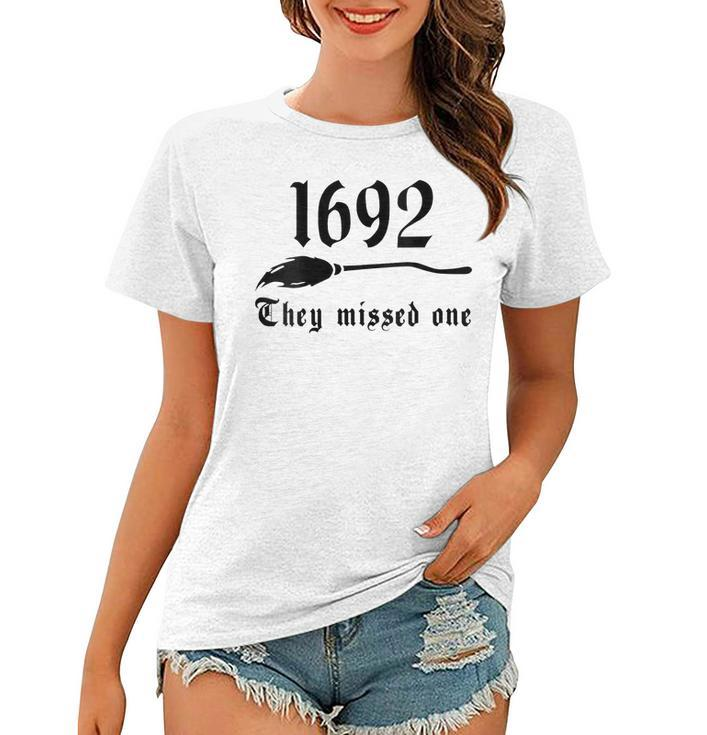 Vintage Salem Witches 1692 They Missed One Halloween Women T-shirt