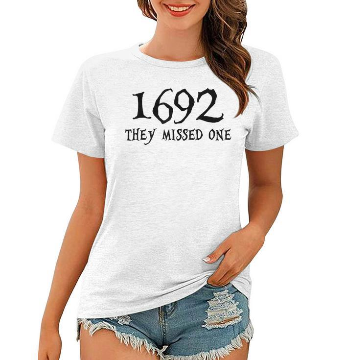 Vintage Salem 1692 They Missed One Halloween Costume Women T-shirt