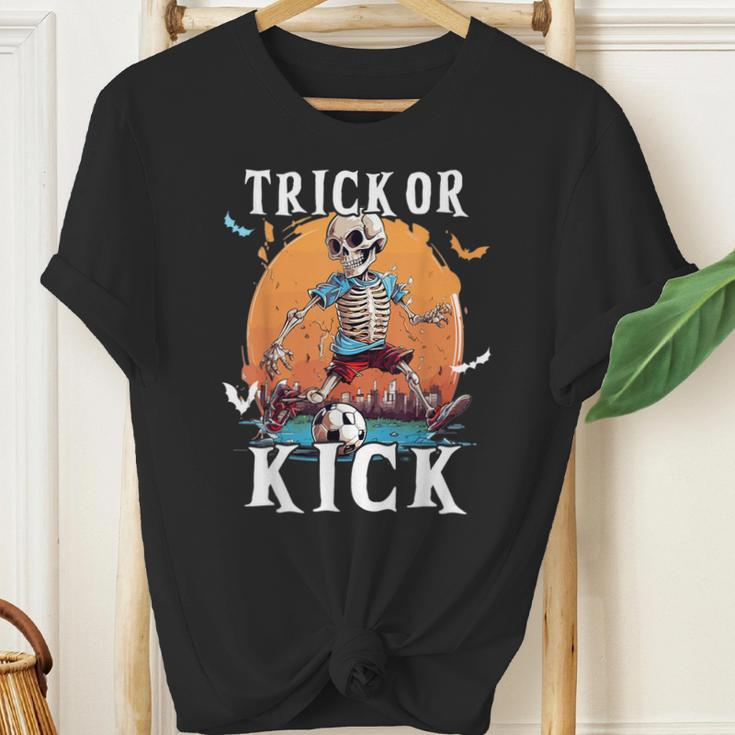 Soccer Skeleton Halloween Soccer Player Halloween Boys Youth T-shirt