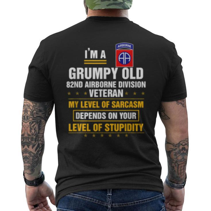 Im A Grumpy Old 82Nd Airborne Division Veteran Men's Back Print T-shirt
