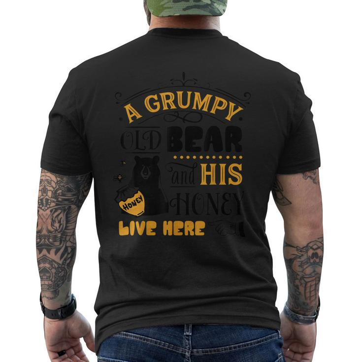 Grumpy Old Bear & His Honey Live Here Family Bday Xmas Men's Back Print T-shirt
