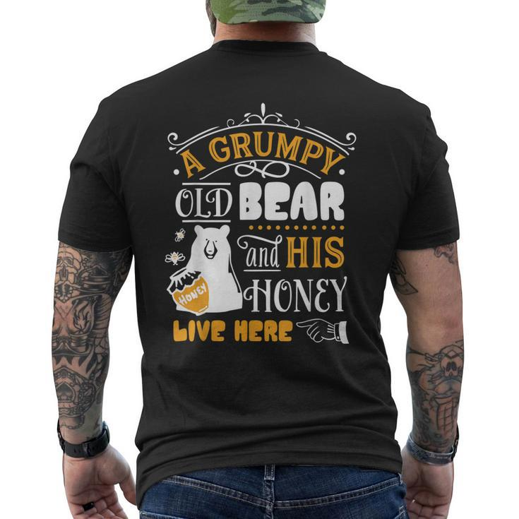 Grumpy Old Bear And His Honey Live Here Men's Back Print T-shirt