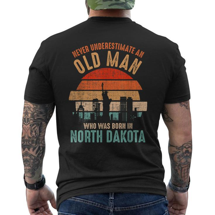 Mb Never Underestimate An Old Man Born In North Dakota Men's T-shirt Back Print