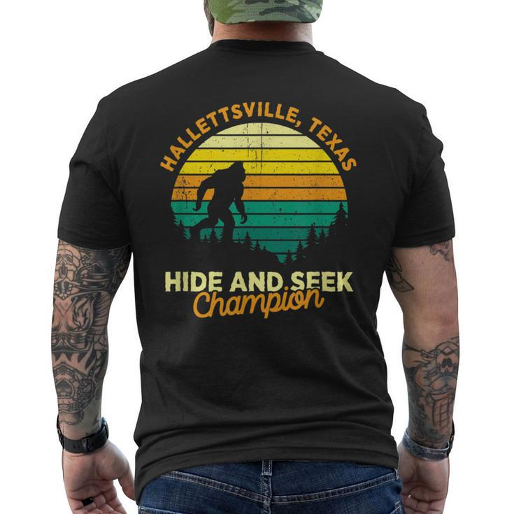 Retro Hallettsville Texas Big Foot Souvenir Men's T-shirt Back Print